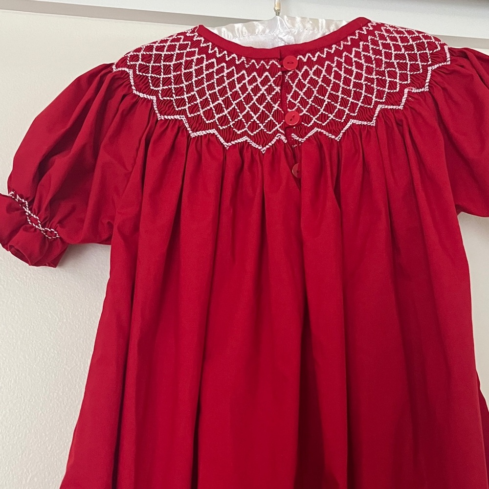 Elegant Kids Smocked Red Formal Dress with Lace Details - Picture 5 of 7